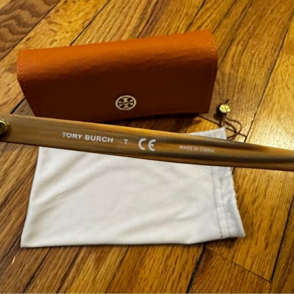 Tory Burch TY7106 Sunglasses - Picture 5 of 5